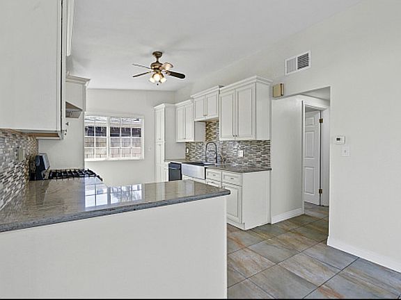 3rd image of 9862 Dewey Dr