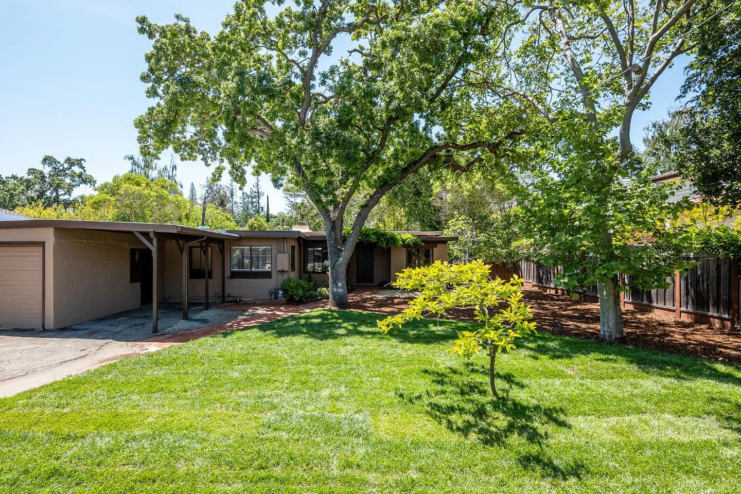 299 Stanford Ave photo 1