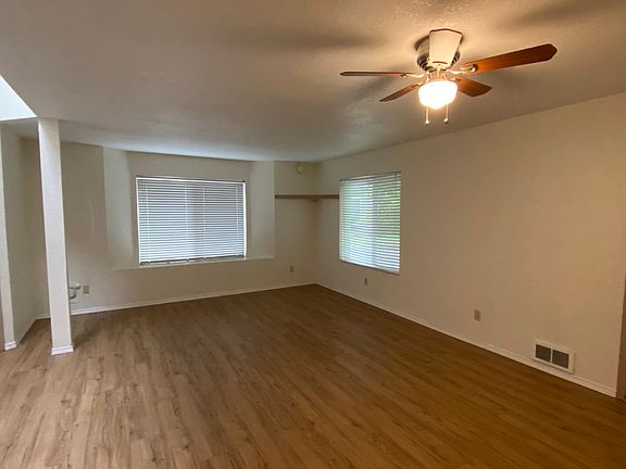 5th image of 7509 NE Vancouver Mall Dr