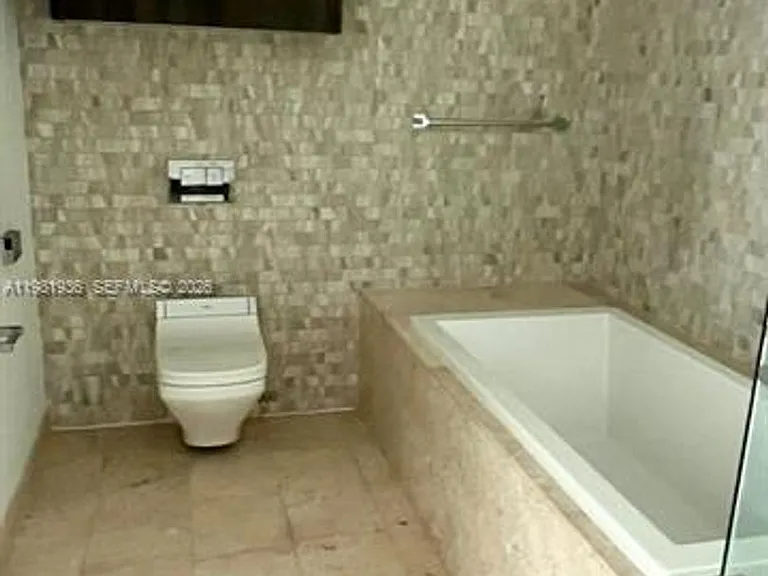 68 SE 6th St #CU-3510 — Photo 16