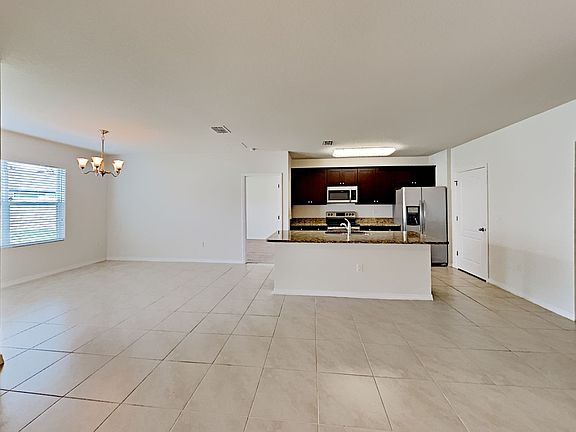 4th image of 5107 Foxtail Fern Way