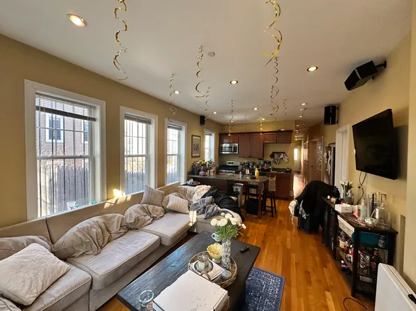 148 Hillside St, Roxbury Crossing, MA