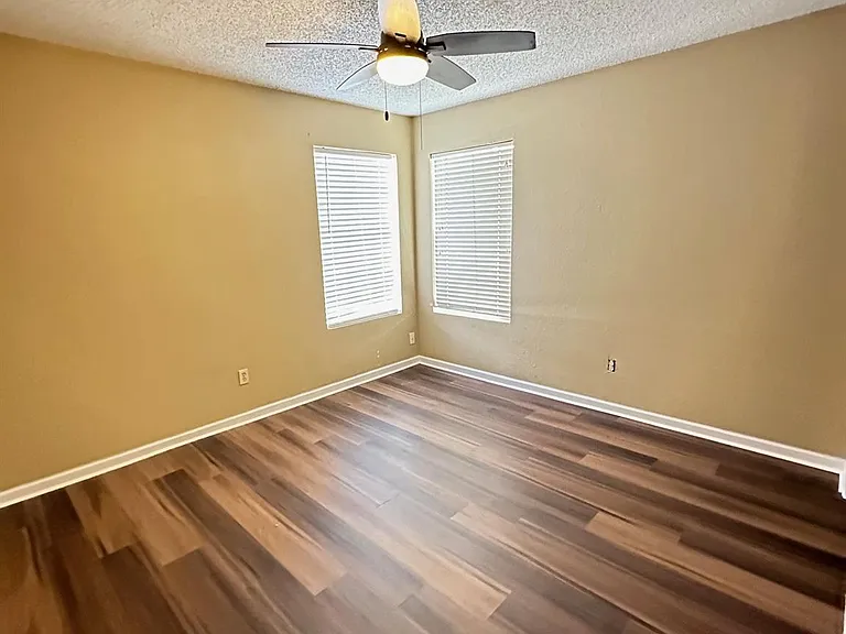 4300 Duval Rd #B — Photo 9