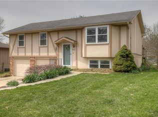 1121 NE 10th St, Blue Springs, MO 64014