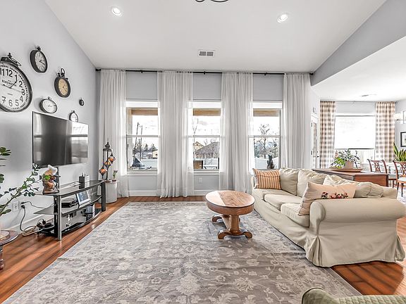 3rd image of 2923 Brodick Way