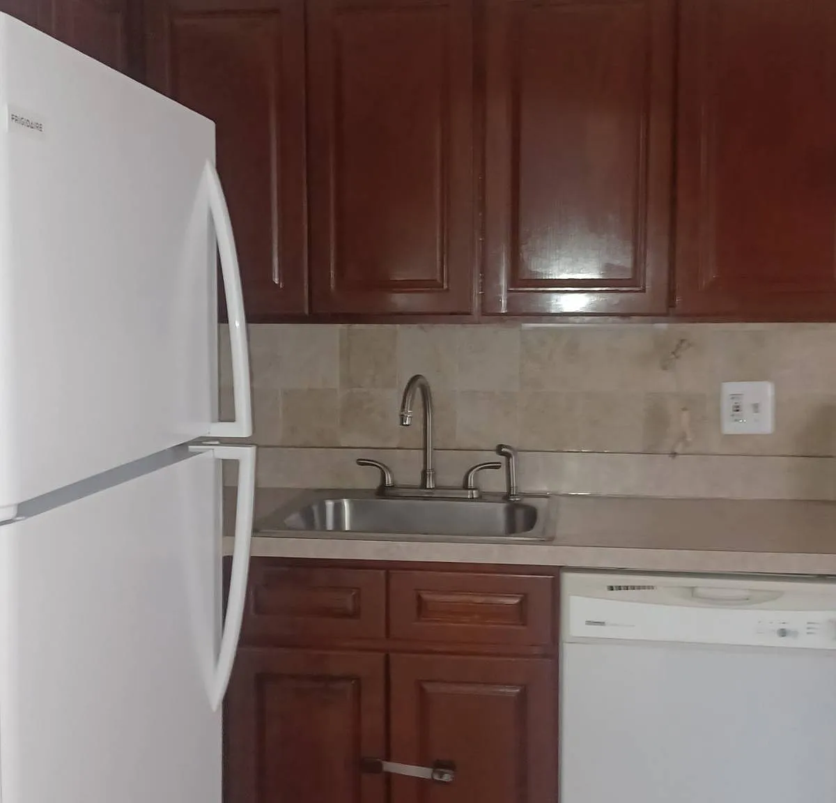 2 bed, 1.0 bath, 975 sqft, $2,700 — Photo 3