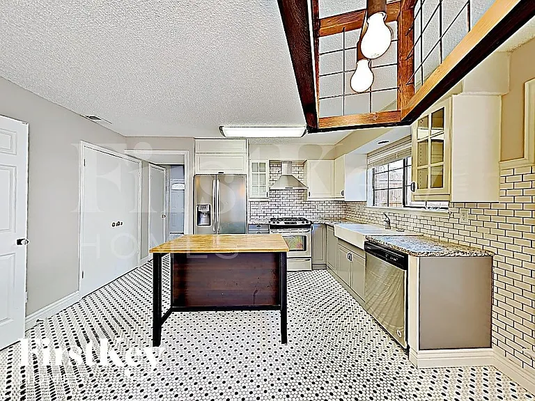 4338 Walsh Ln — Photo 4