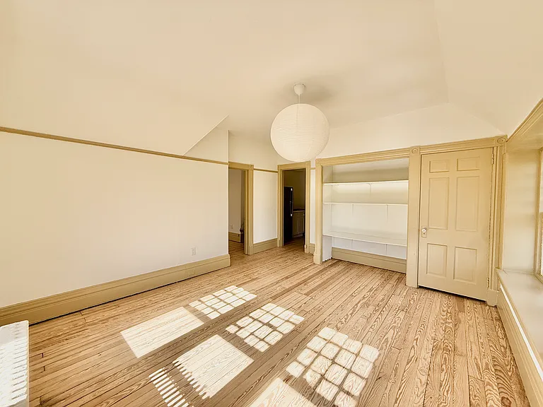 281 S Franklin St #8 — Photo 2