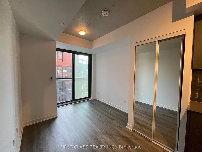 28 Eastern Ave #902 — Photo 4