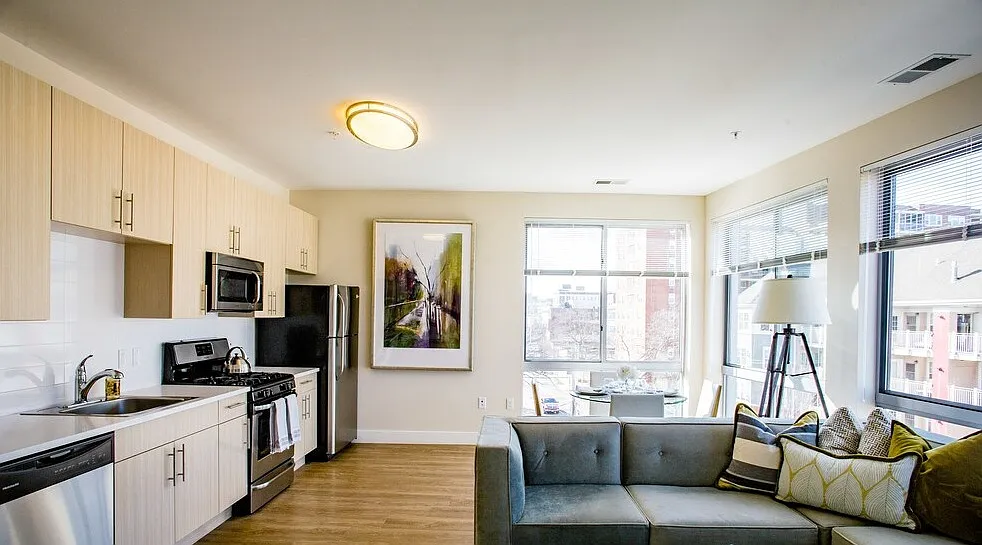 Bedford Hall Apartments — Photo 3