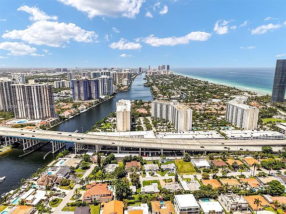 5th image of 19380 Collins Ave APT 1423