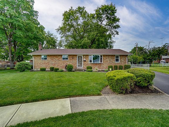 3rd image of 36 Earl Ct
