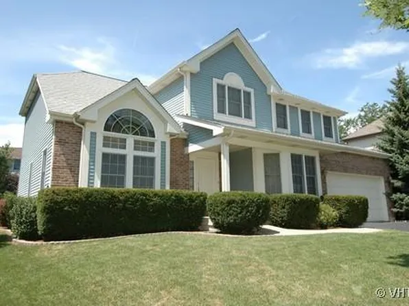 17 Fernwood Ct, Cary, IL 60013