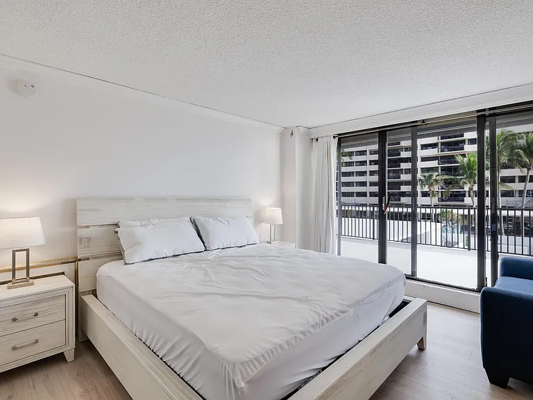 4005 Gulf Shore Blvd N #106 — Photo 10
