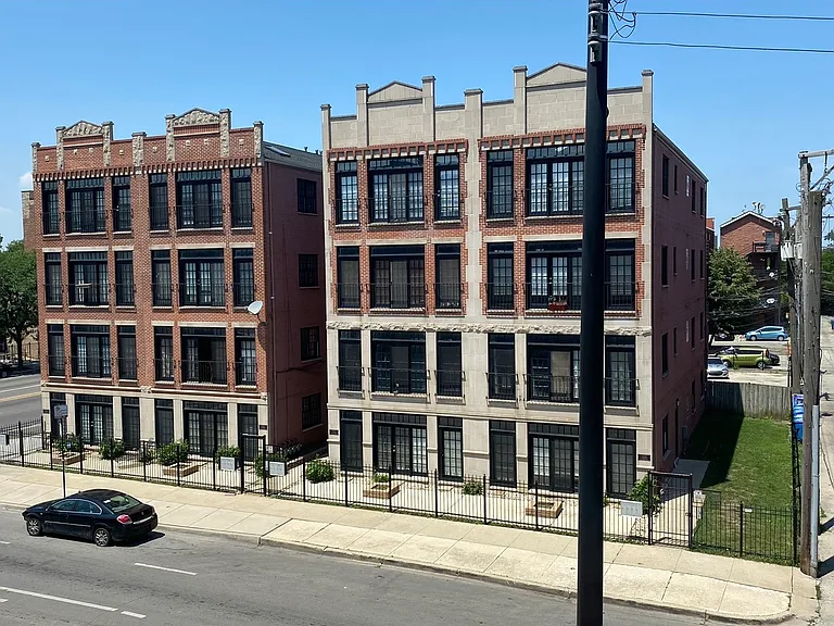 2350 W Harrison St #3 — Photo 14