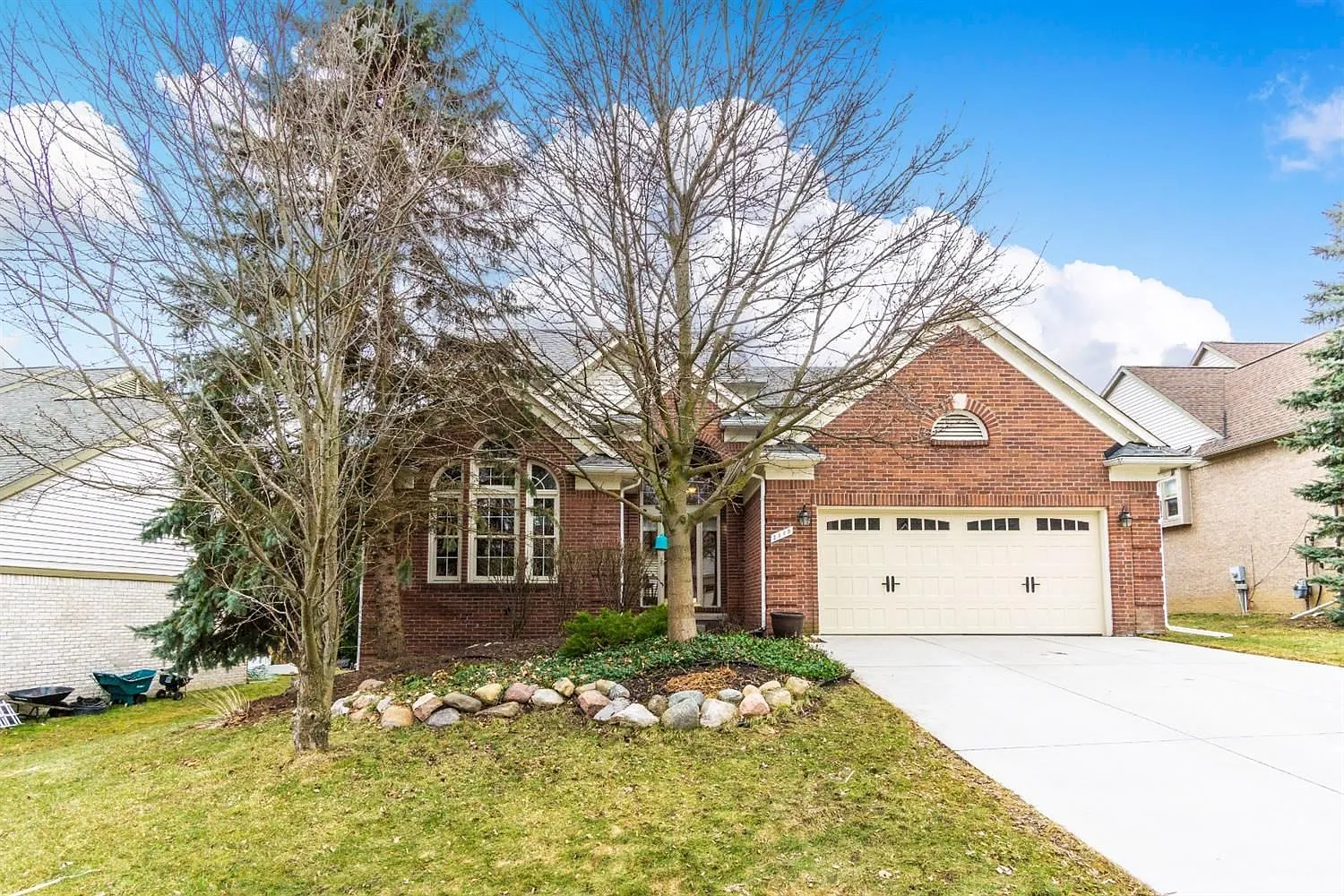 2849 Leslie Park Cir photo 1