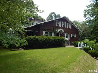 1132 24th Ave, Moline, IL 61265