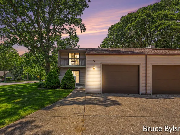 17570 Parkwood Unit A, Spring Lake, MI 49456