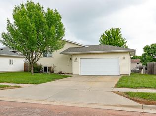 4436 W Briggs Dr, Sioux Falls, SD 57107
