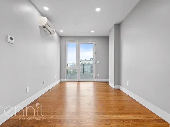 853 Lexington Avenue 7C image 2 of 26