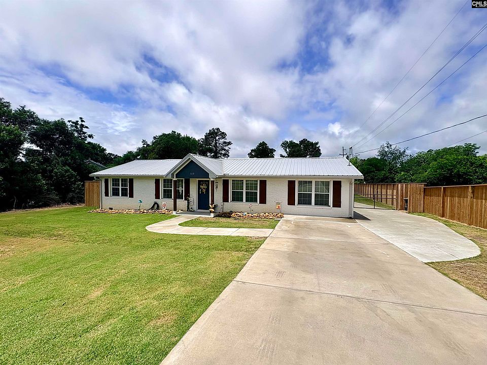 1st image of 608 Old Edgefield Rd