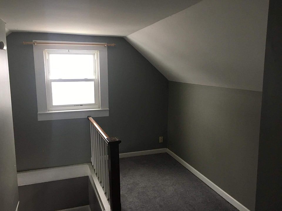 1st image of 633 Emerson Dr