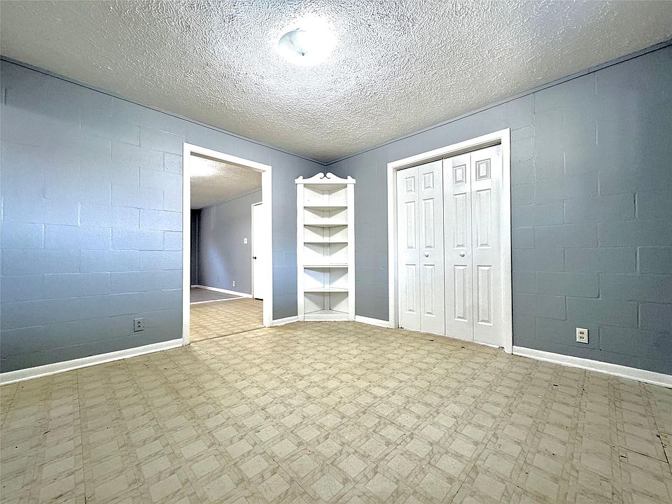 1st image of 425 E Park St
