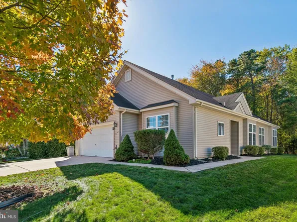 28 Warwick Way, Southampton, NJ 08088