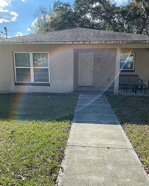 1st image of 1521 Oak Ln