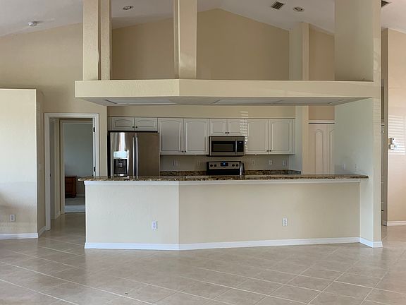 4th image of 136 Grand Oak Cir