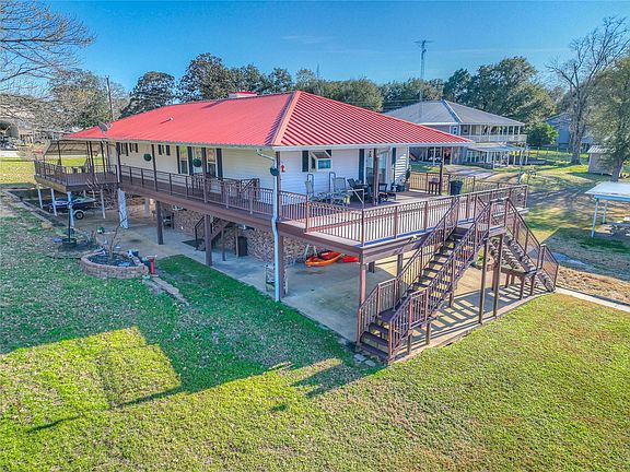 5th image of 226 Sandy Dr