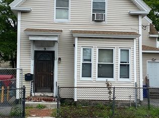 9 Spruce St, Lawrence, MA 01841