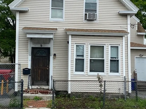 9 Spruce St, Lawrence, MA 01841
