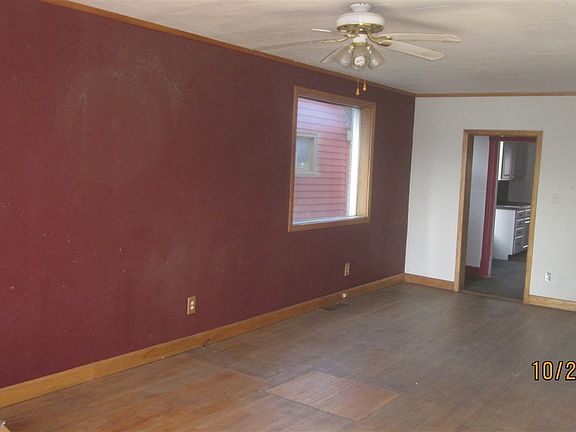 3rd image of 705 W Park St