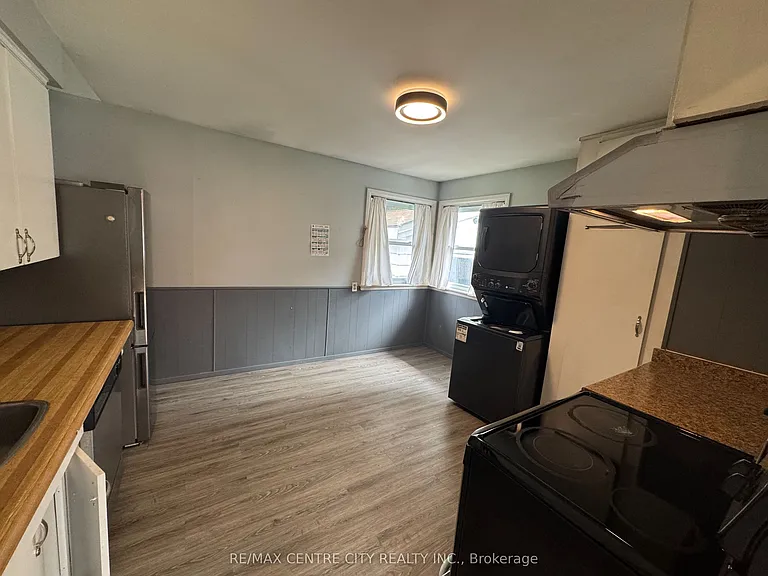 10 Tewksbury Cres — Photo 10