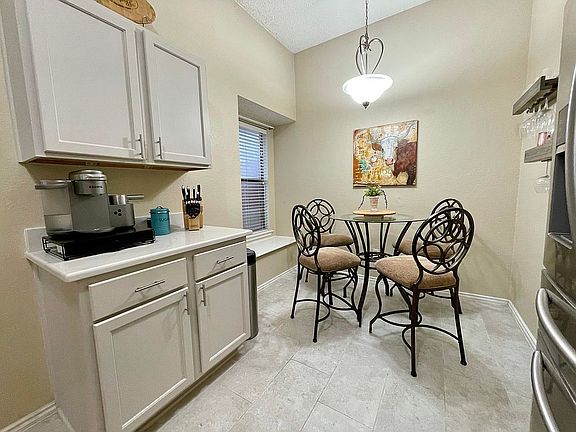 4th image of 1242 Settlers Way