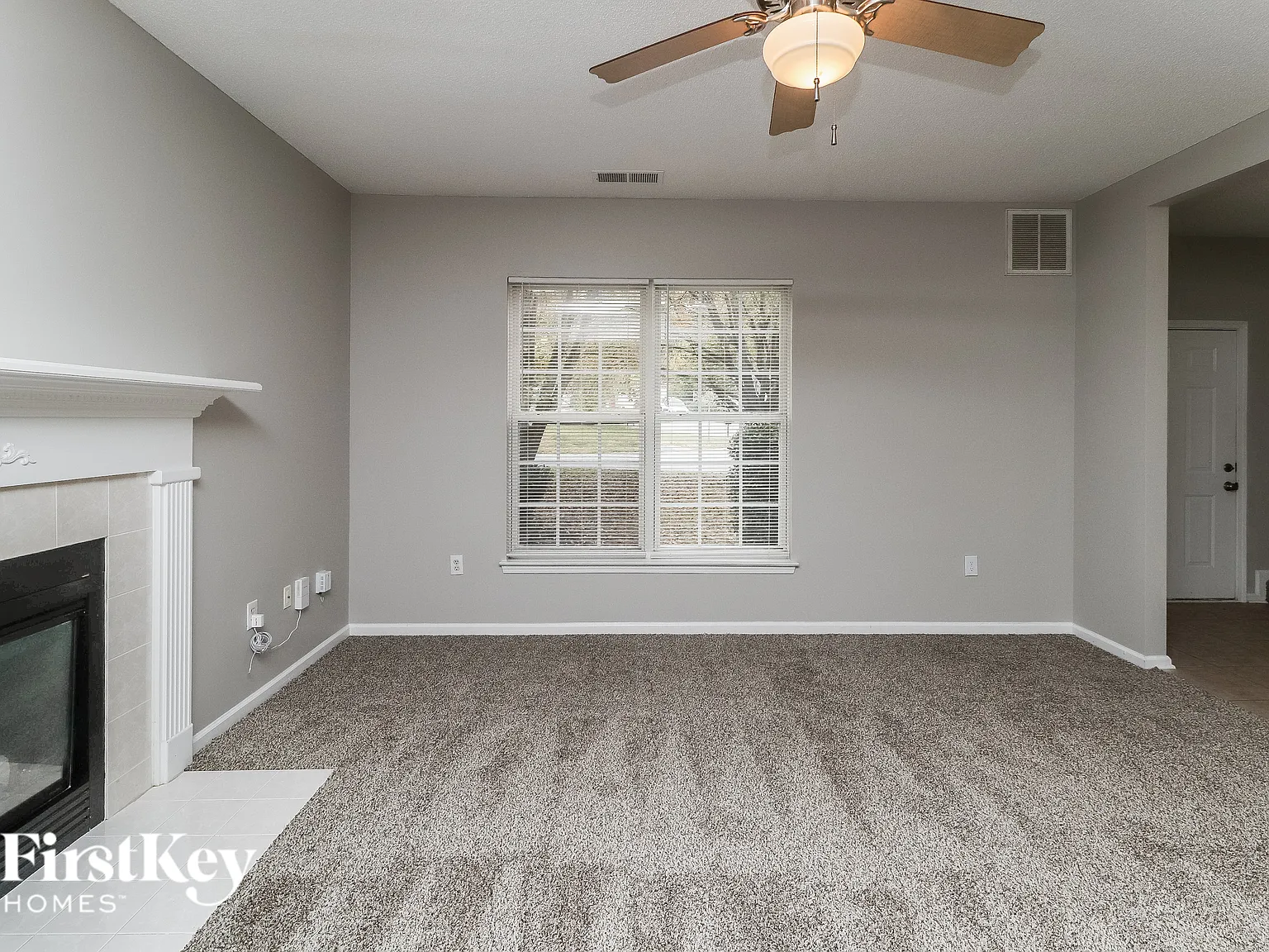 3 bed, 2.5 bath, 1588 sqft, $2,015 — Photo 3