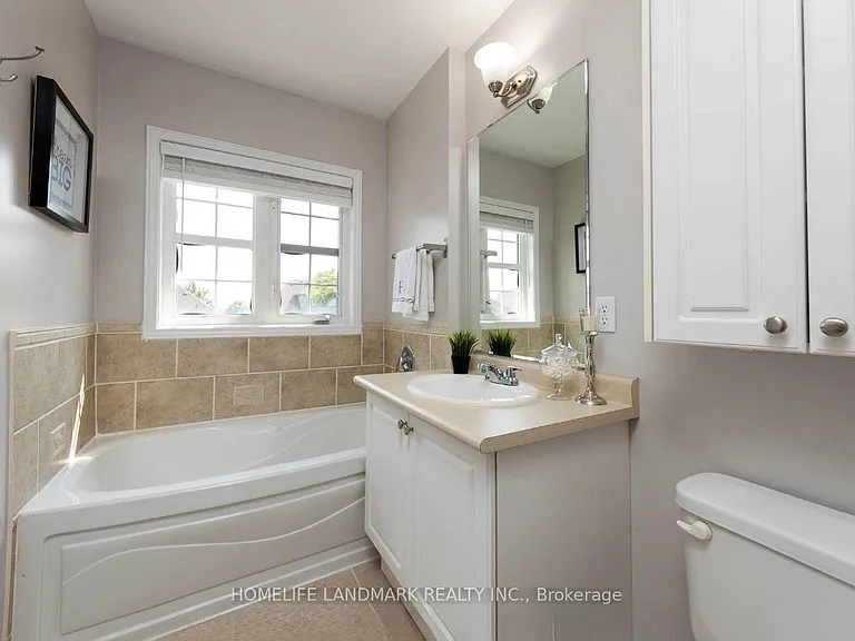 69 Selkirk Dr — Photo 17