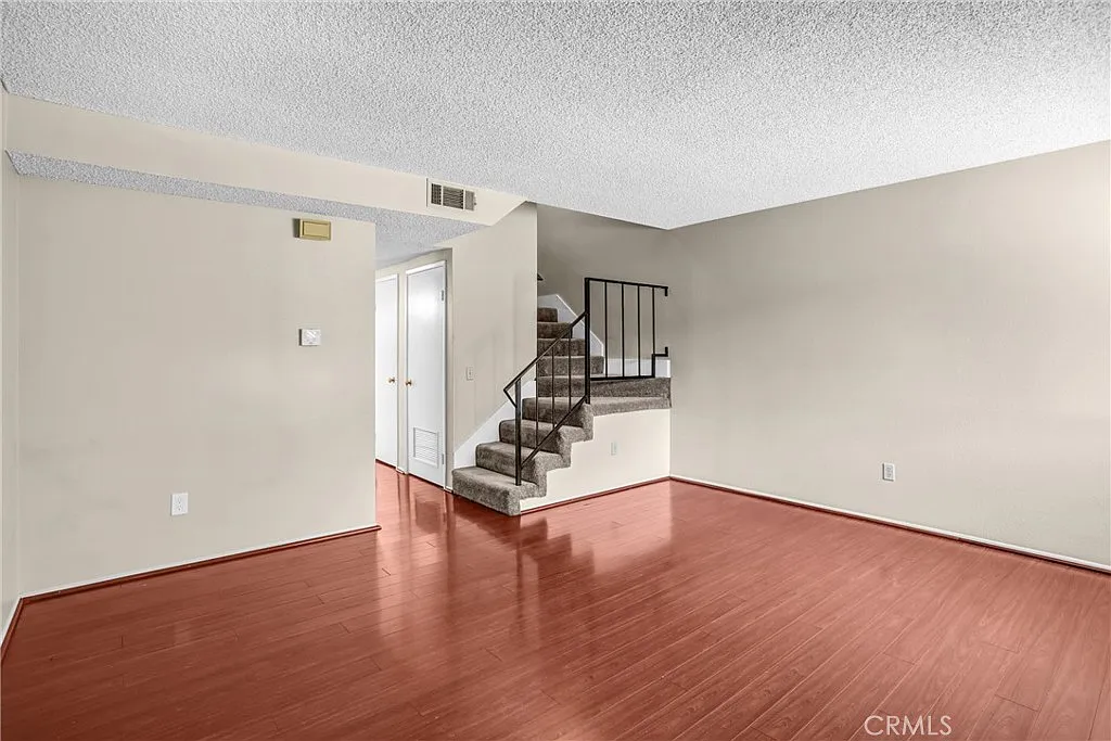 2 bed, 1.5 bath, 1024 sqft, $2,000 — Photo 4