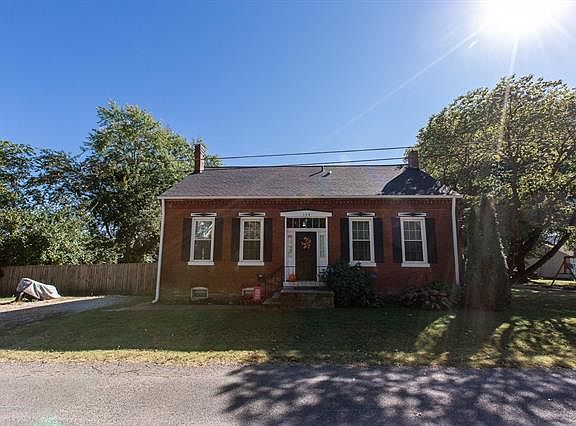 2nd image of 114 E Green St