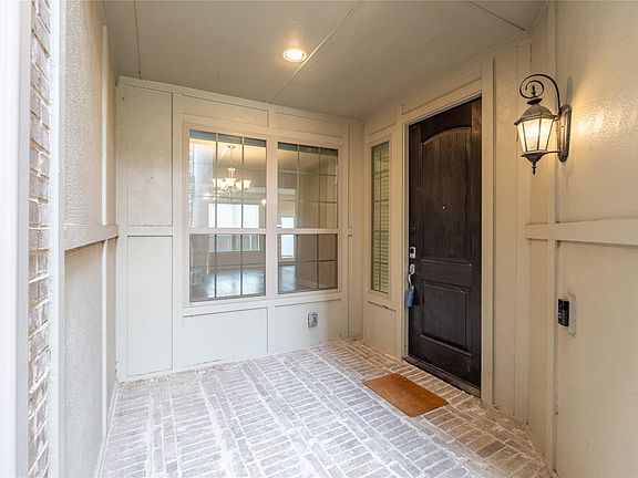 2nd image of 3073 Galveston St