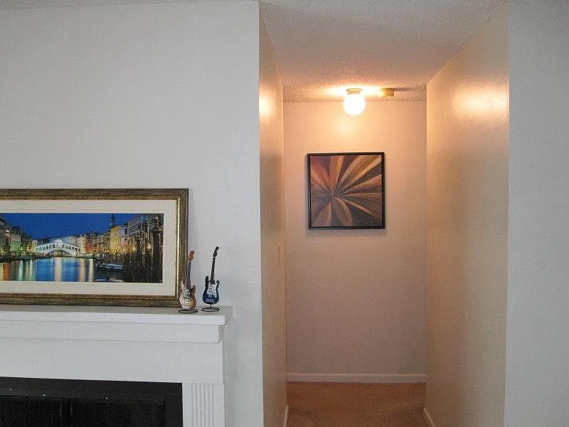 2 bed, 1200 sqft, $1,050 — Photo 2