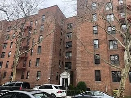 Sold by Superior Realty Service | media 18