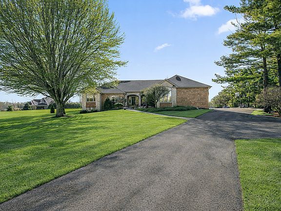 3rd image of 17966 S Hunt Club Dr