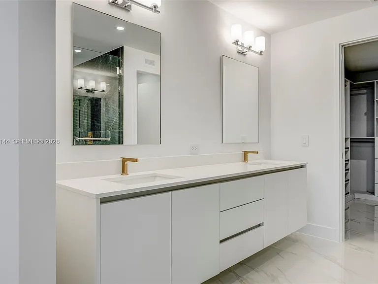 700 NE 24th St #5601 — Photo 12