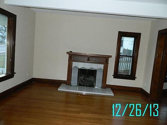 3rd image of 305 Oakwood Ave