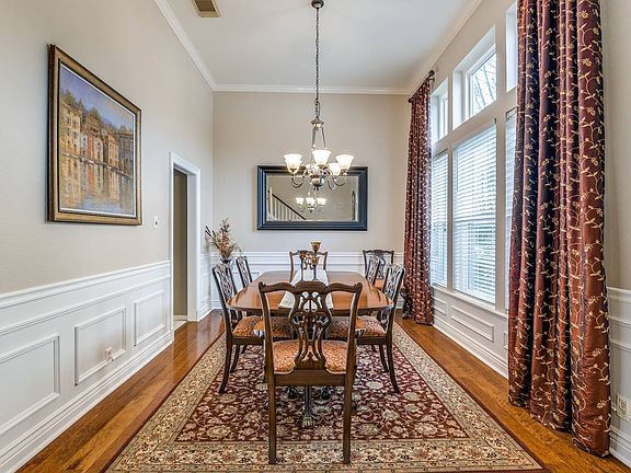 4th image of 1222 Delmont Ct