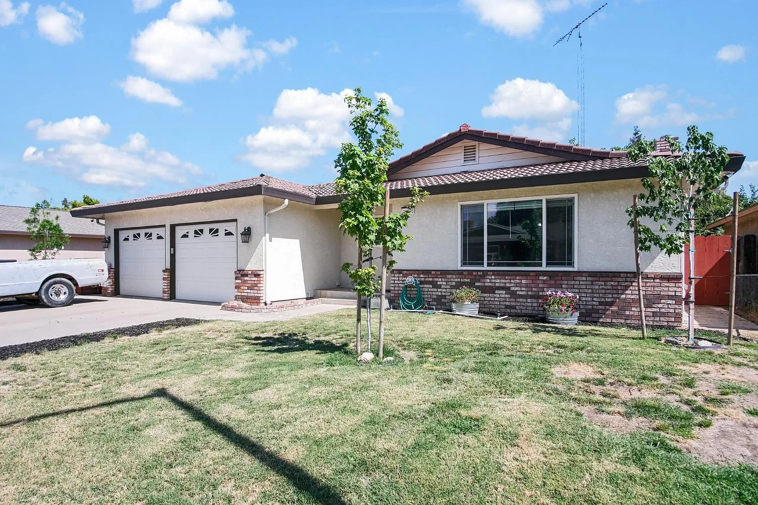 1345 Berry Dr photo 1