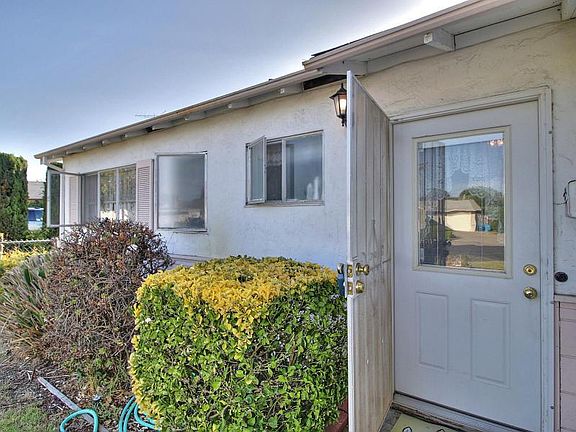 3rd image of 392 Rosemont Dr