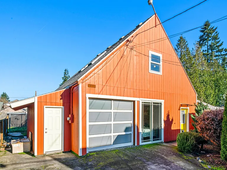 5737 SE Harold St #B — Photo 1